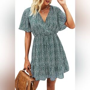 Amazon Flutter Sleeve Fit & Flare V Neck Dress Green White L Large
